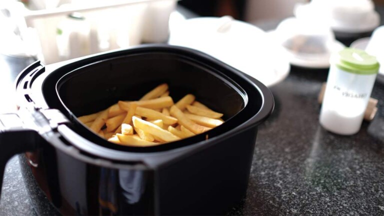 Air Fryer - Friteza bez ulja sa vrelim vazduhom - Pomfrit